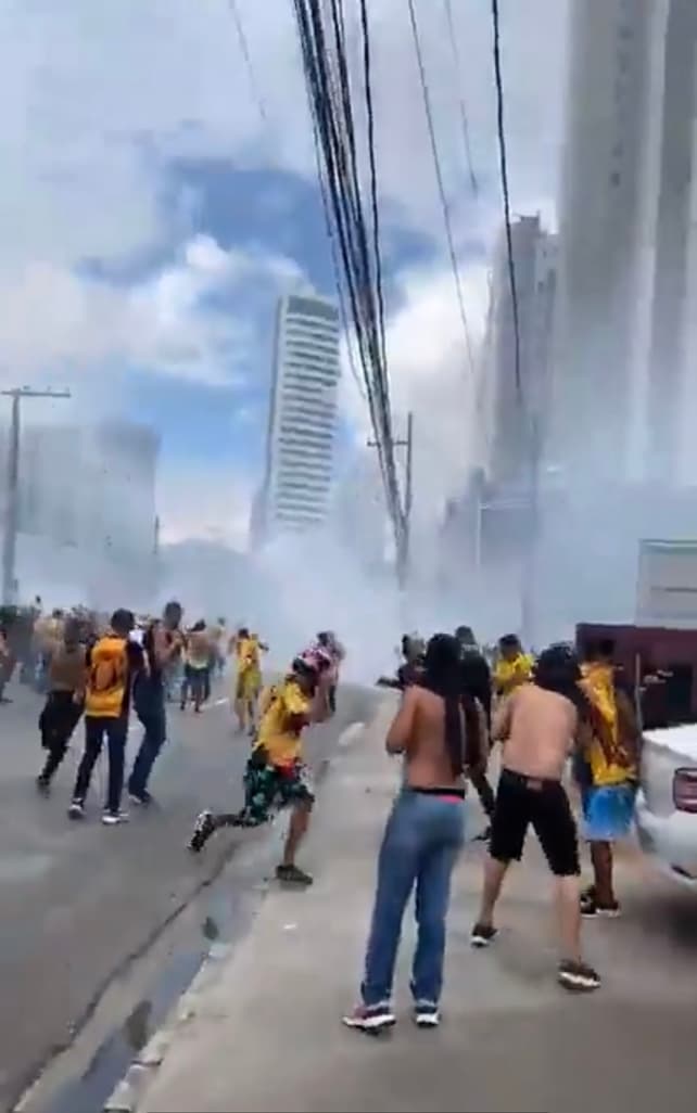 Briga de torcidas Santa Cruz x Sport