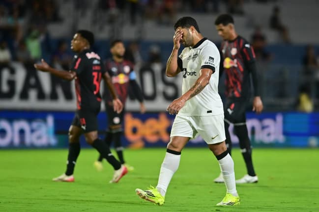 Hulk lamenta gol sofrido para o Bragantino (Foto: Eduardo Carmin / GazetaPress)