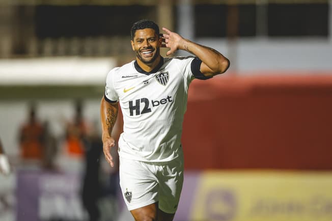 Hulk comemora hat trick contra o Itabirito (Foto: Pedro Souza / Atlético)