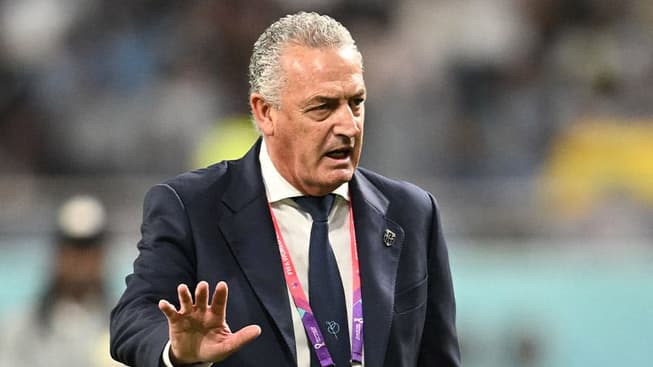 Gustavo Alfaro, técnico do Paraguai em ação (Foto:: Raul ARBOLEDA / AFP)
