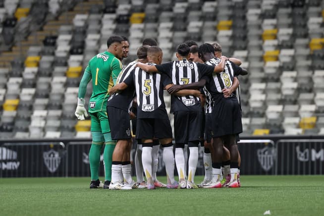 equipe sub-20 do atlético na arena mrv (Foto: Daniela Veiga / Atlético)
