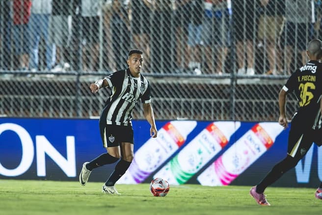 Cuello em North e Atlético (Foto: Pedro Souza / Atlético)