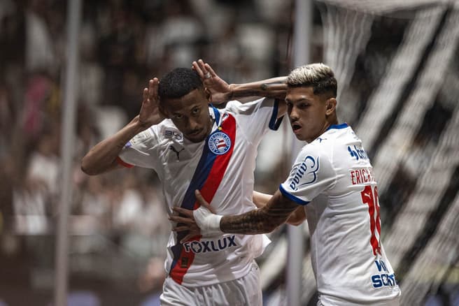 Ademir comemora gol do Bahia (Foto: Luciano Brew/Agencia Enquadrar/Folhapress)