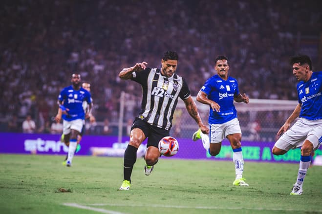 Hulk no clássico (Foto: Clayton Carvalho Fernandes/Pera Photo Press/Gazeta Press)