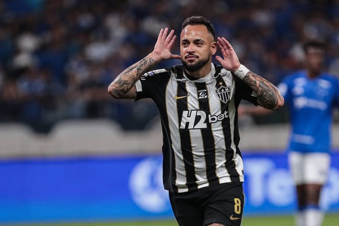 Maycon comemora seu gol em Atlético-MG x Cruzeiro