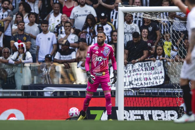 Éverson na partida contra o Ceará (Foto: Pedro Souza / Atlético)