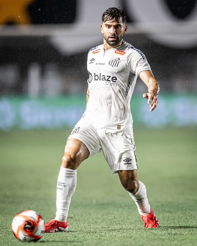 Rincón negocia renovação de contrato com o Santos