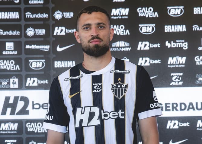 Léo Duarte apresentado (Foto: Pedro Souza / Atlético)