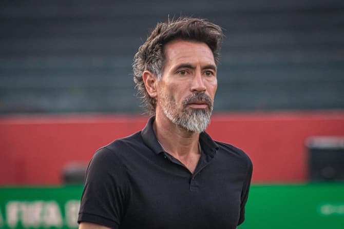 Eduardo Domínguez contra o Vitória (Foto: Joao Aurelio/Pera Photo Press/Gazeta Press)