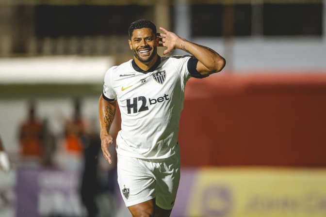 Hulk comemora hat trick contra o Itabirito (Foto: Pedro Souza / Atlético)