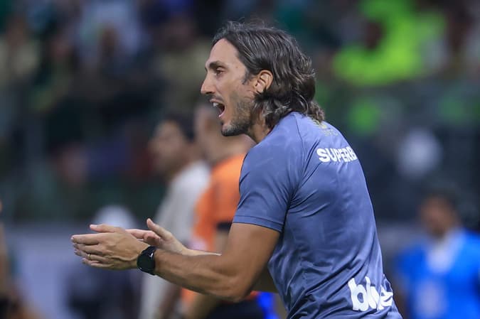 Zubeldía em clássico contra o Palmeiras