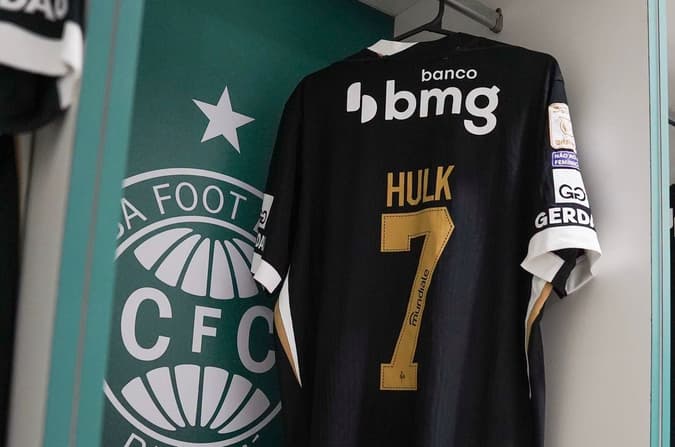 Camisa do Hulk pronta para a partida contra o Coritiba (Foto: Pedro Souza / Atlético)