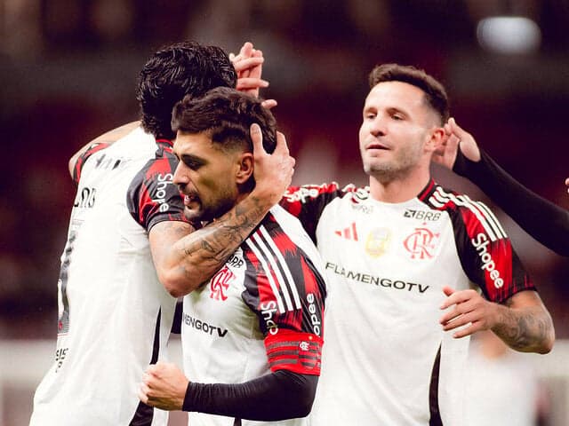 Jogadores do Flamengo comemoram gol contra o Internacional, em partida pelo Brasileirão (Foto: Adriano Fontes/Flamengo)