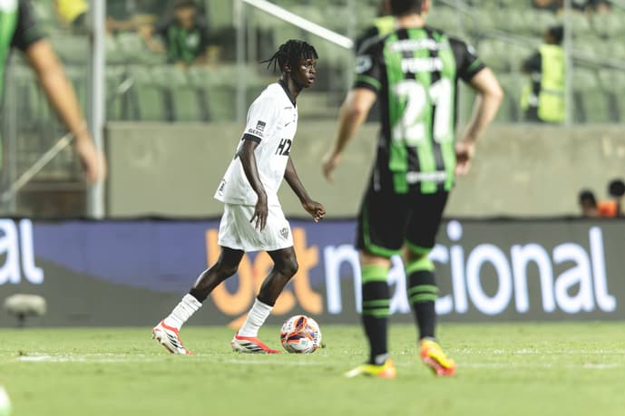 Cissé em Atletico e américa (Foto: Pedro Souza / Atlético)