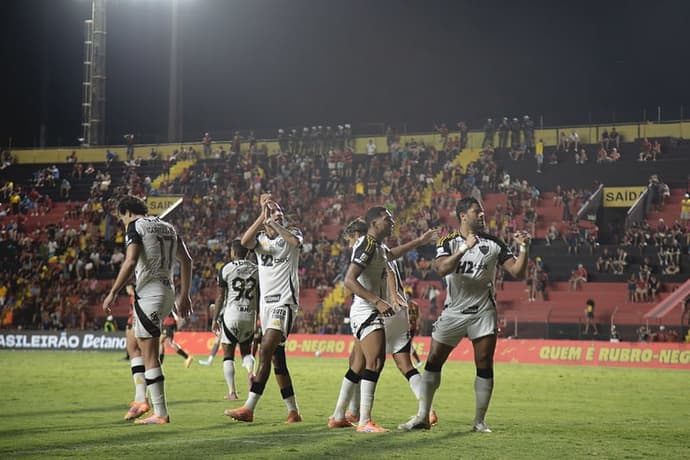 Atlético na virada incrível contra o Sport (Foto: Pedro Souza / Atlético)