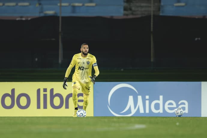 Éverson em Juventud x Atlético (Foto: Pedro Souza / Atlético)