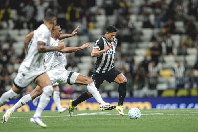 Hulk em Atlético x Ceará (Foto: Pedro Souza / Atlético)