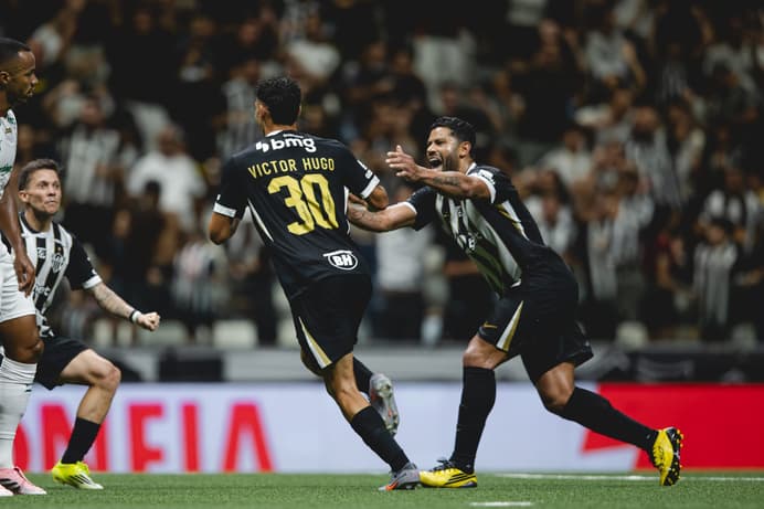 Victor Hugo comemora primeiro gol pelo Atlético (Foto: Pedro Souza / Atlético)
