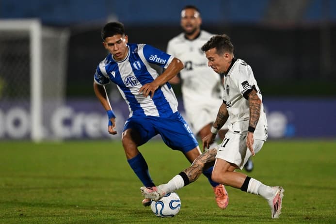 Bernard em Juventud x Atlético