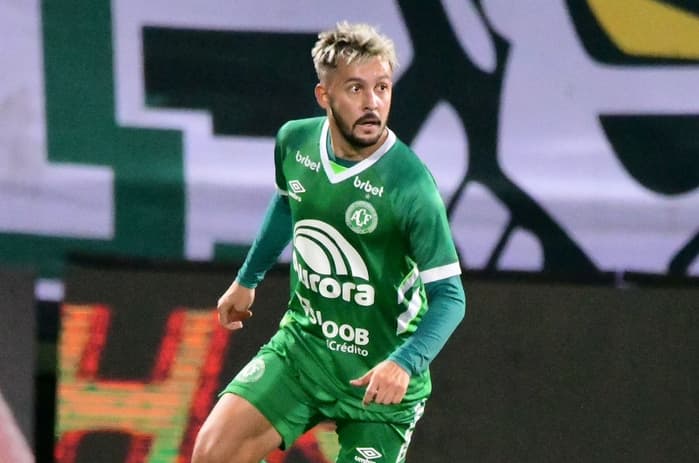 giovanni-pavani-chapecoense-futebol-latino-lance-11-07