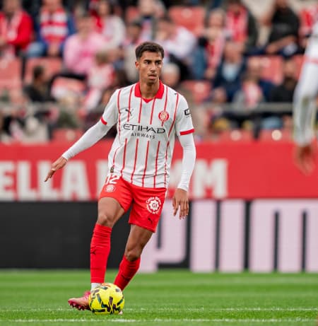 Vitor Reis, ex-Palmeiras, em ação pelo Girona (Foto: Reprodução/Girona)