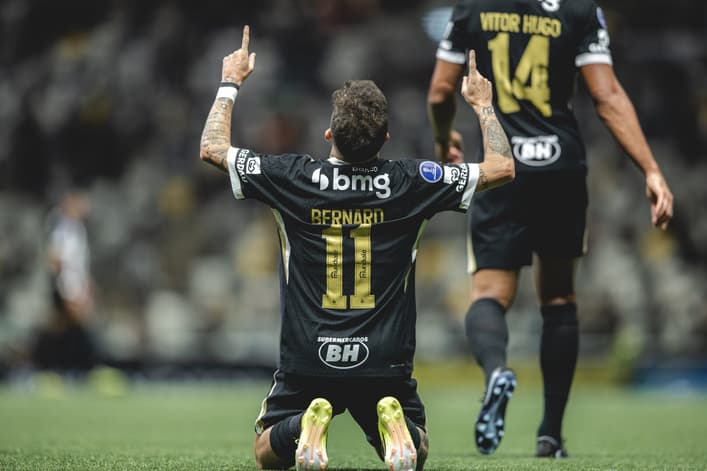 Bernard comemora contra o Juventud (Foto: Pedro Souza / Atlético)