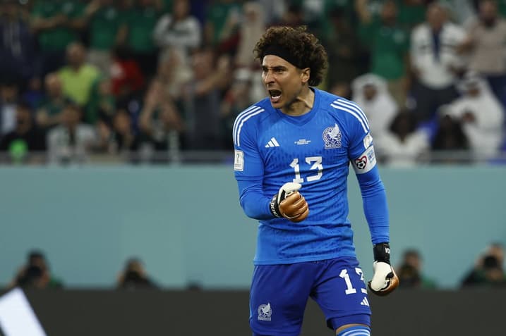Ochoa defendeu pênalti na estreia do México na Copa do Qatar (José Méndez/EFE)