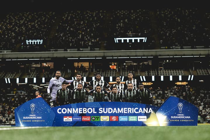 Atlético na Arena MRV na Sul-Americana (Foto: Pedro Souza / Atlético)