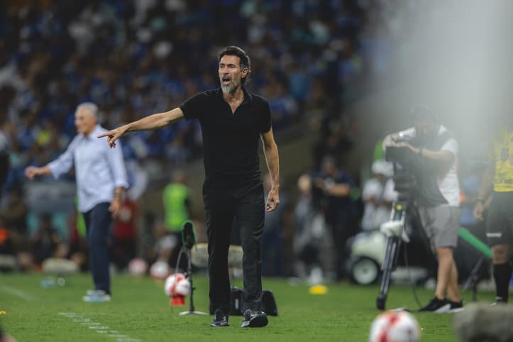 Domínguez no clássico (Foto: Pedro Souza / Atlético)