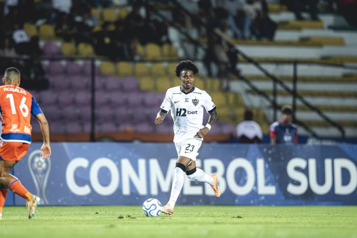 Preciado em Atlético x Puerto Cabello (Foto: Pedro Souza / Atlético)