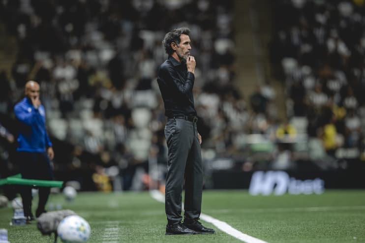 Eduardo Domínguez contra o Cap (Foto: Pedro Souza / Atlético)