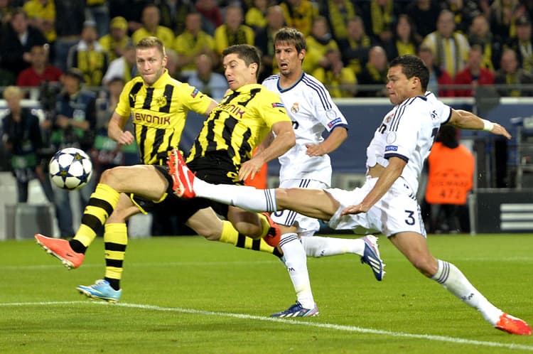 Gol do Lewandowski - Borussia Dortmund x Real Madrid (Foto: Odd Andersen/AFP)