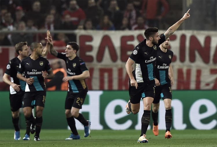 Olympiacos x Arsenal (Foto:AFP)