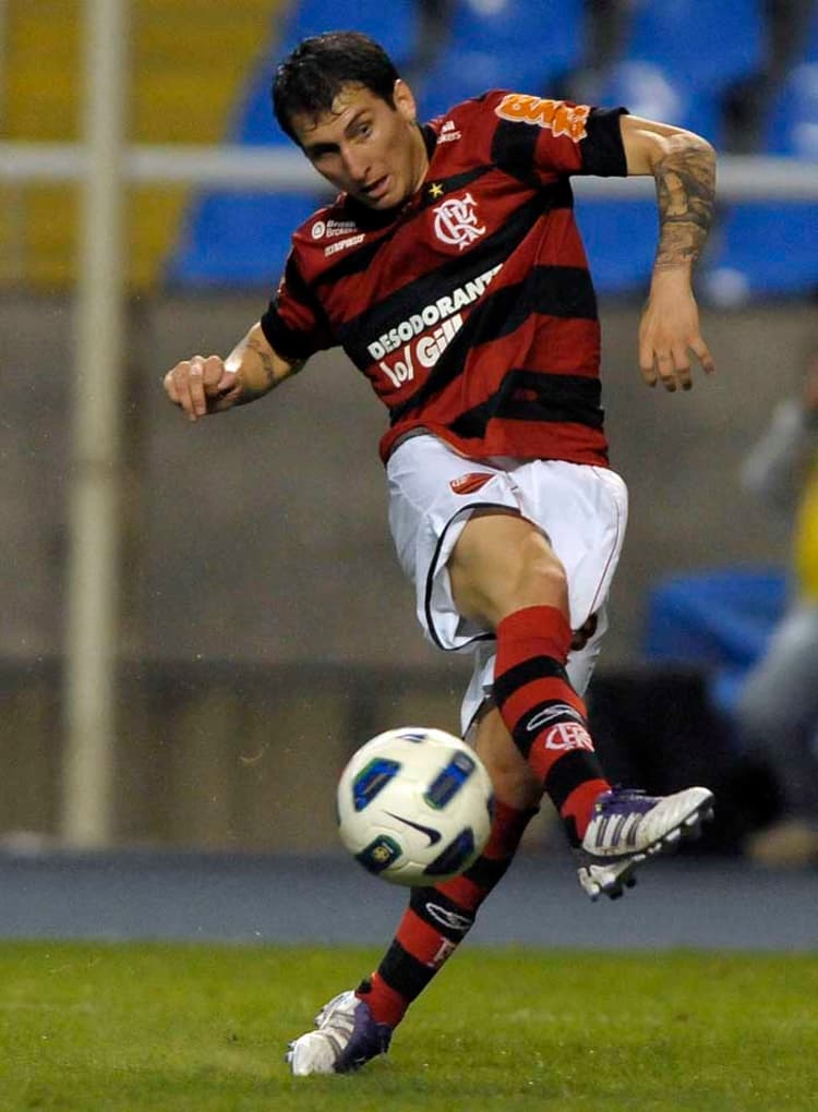Bottinelli nunca se firmou no Flamengo. Hoje joga pelo Gimnasia, na sua Argentina