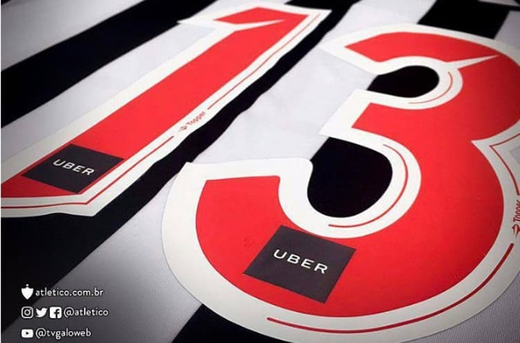 Estampa da Uber na camisa do Galo em 2017
