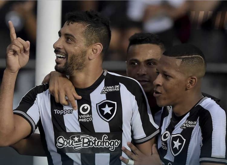 Botafogo x Athletico-PR - Diego Souza