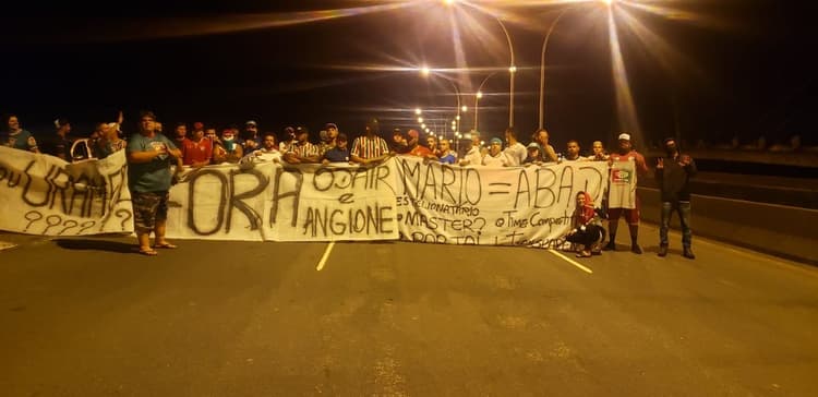 Protesto - Torcida do Fluminense