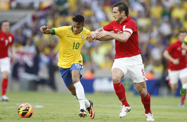 Brasil x Inglaterra no Maracanã em 2013 - Neymar e Lampard