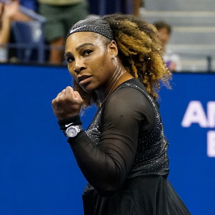 Serena Williams vibra após pontaço na estreia do US Open