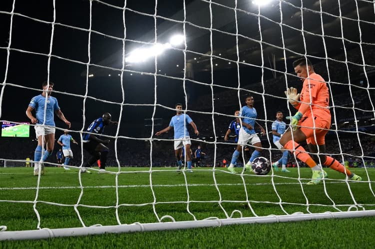 Manchester City x Inter de MIlão - Defesa de Ederson