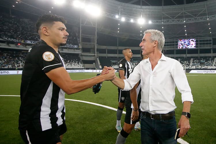 Botafogo x Fortaleza - Luis Castro e Tiquinho Soares
