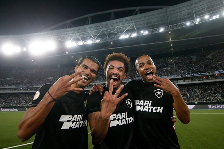 Danilo Barbosa, Adryelson e Marlon Freitas - Botafogo