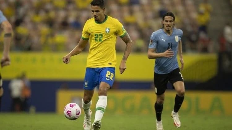 Próximo de acertar com o Corinthians, Lucas Veríssimo sonha em voltar à Seleção