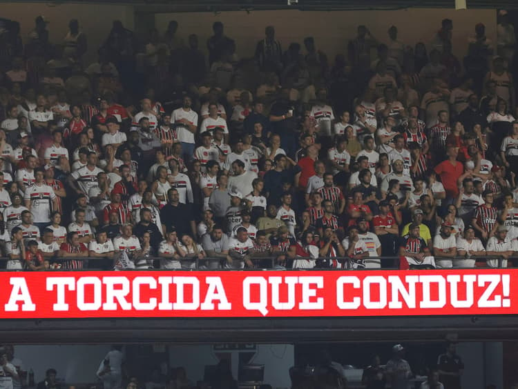 São Paulo 2x0 Corinthians - Morumbi / Torcida que conduz