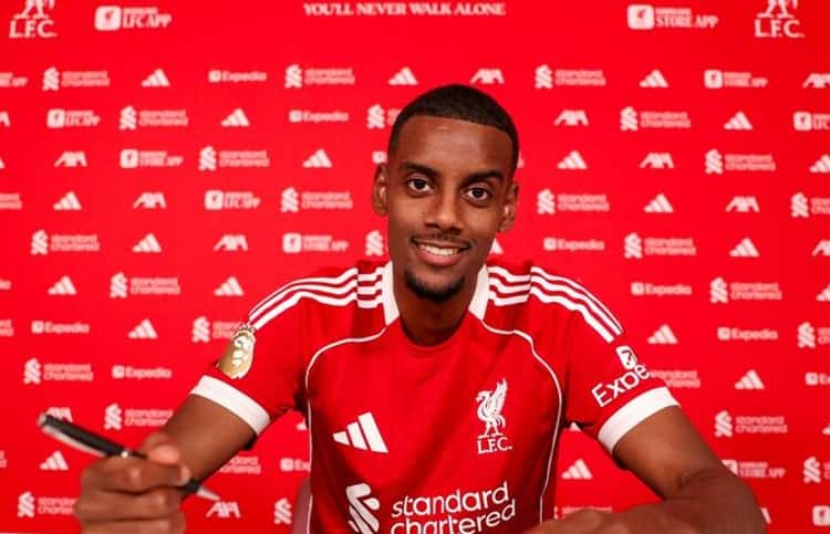 Alexander Isak é anunciado como reforço mais caro da história do Liverpool.