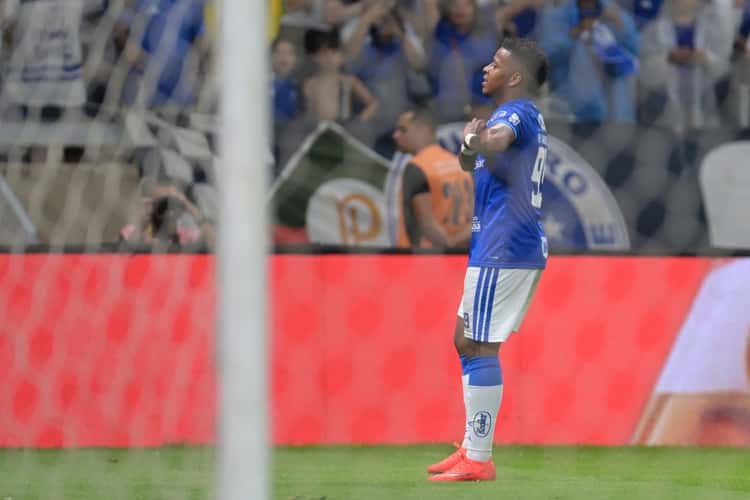 Arroyo em comemoração do gol em cima do Flamengo pelo jogo de ida das oitavas de final da Libertadores