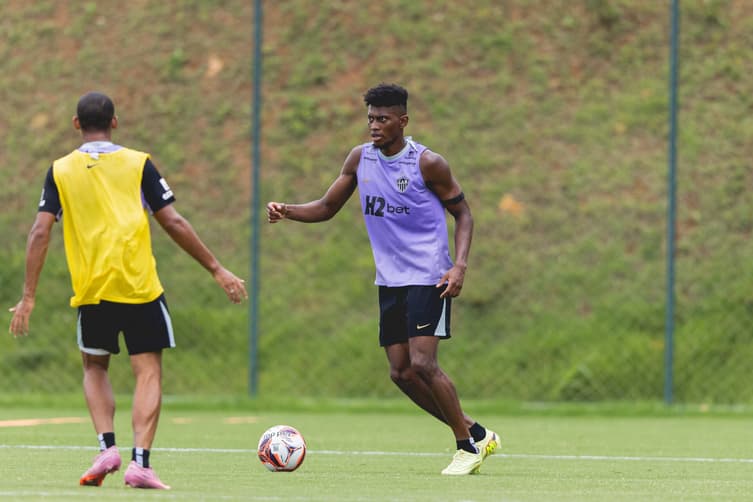 Cassierra em treino na cidade do Galo (Foto: Pedro Souza / Atlético)