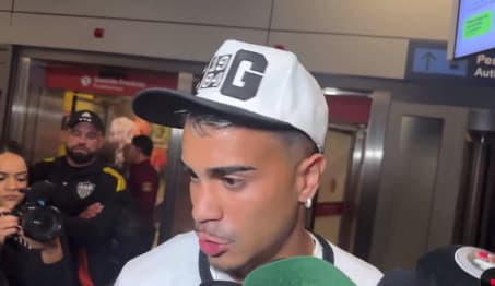 Reinier, ex-Flamengo, na chegada ao Atlético-MG (Foto: Reprodução)