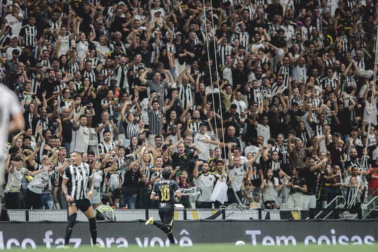 Scarpa comemora gol (Foto: Pedro Souza / Atlético)