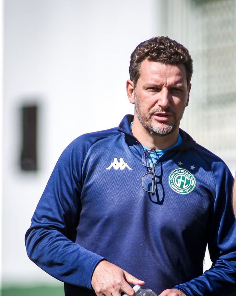 Elano assume o comando do Guarani (Foto: Divulgação / Guarani)